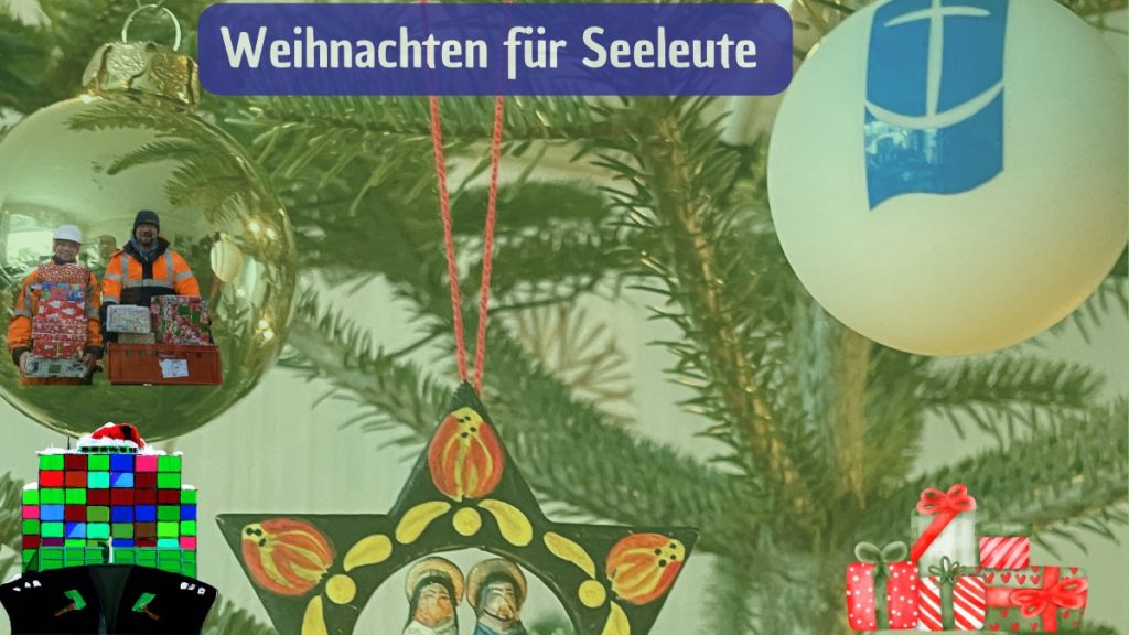 Weihnachten für Seeleute steh tauf einem blauen Balken. 
Das Bild zeigt einen Teil von einem Weihnachtsbaum mit einer weißen Kugel mit Logo der Seemannsmission und einer goldenen Kugel, in die das Bild von 2 Seemännern mit Geschenken montert ist
