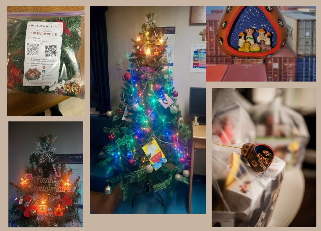Zu sehen ist eine weihnachtliche Collage aus fünf Fotos, die im Mittelpunkt einen festlich geschmückten Weihnachtsbaum an Bord eines Schiffes zeigt. Rechts ist eine typisch panamaische Krippenszene zum Aufhängen zu sehen, links oben sieht man verpackt einen Adventskranz zum Selbergestalten und darunter die Spitze des geschmückten Baumes.