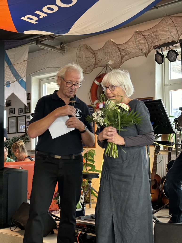 Peter Leukroth, Vorsitzender der Deutschen Seemannsmission Sassnitz Stralsund mit Pastorin i.R. Thurid Pörksen, die 1994 die Sassnitzer Seemannsmission gründete 