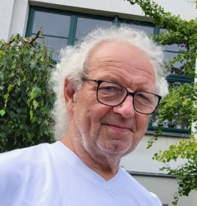 Peter Leukrotz leitet die Seemannsmission Sassnitz-Stralsund, die rein ehrenamtlich geführt ist und im Seemannsclub Rügenanker im Hafen von Mukran ihren Sitz hat.