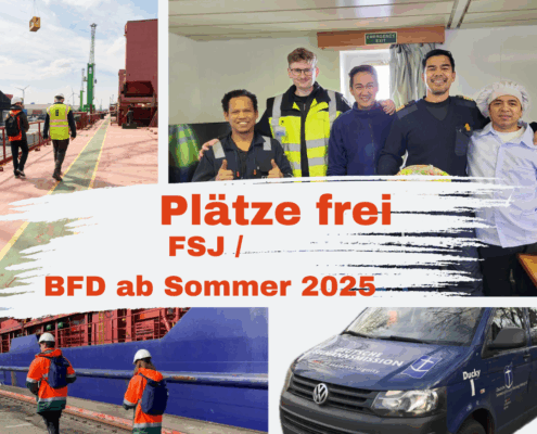 Das Bild zeigt den Text: Plätze Frei! FSJ / BFD ab Sommer 2025 und dazu ein Collage aus Fotos: ein Freiwlligen an Deck unterwegs, ein Freiwilliger mit Seeleuten an Bord, ein blauer VW Bus und Hafen Als Symbolbild für Freie FSJ-Stellen 2025